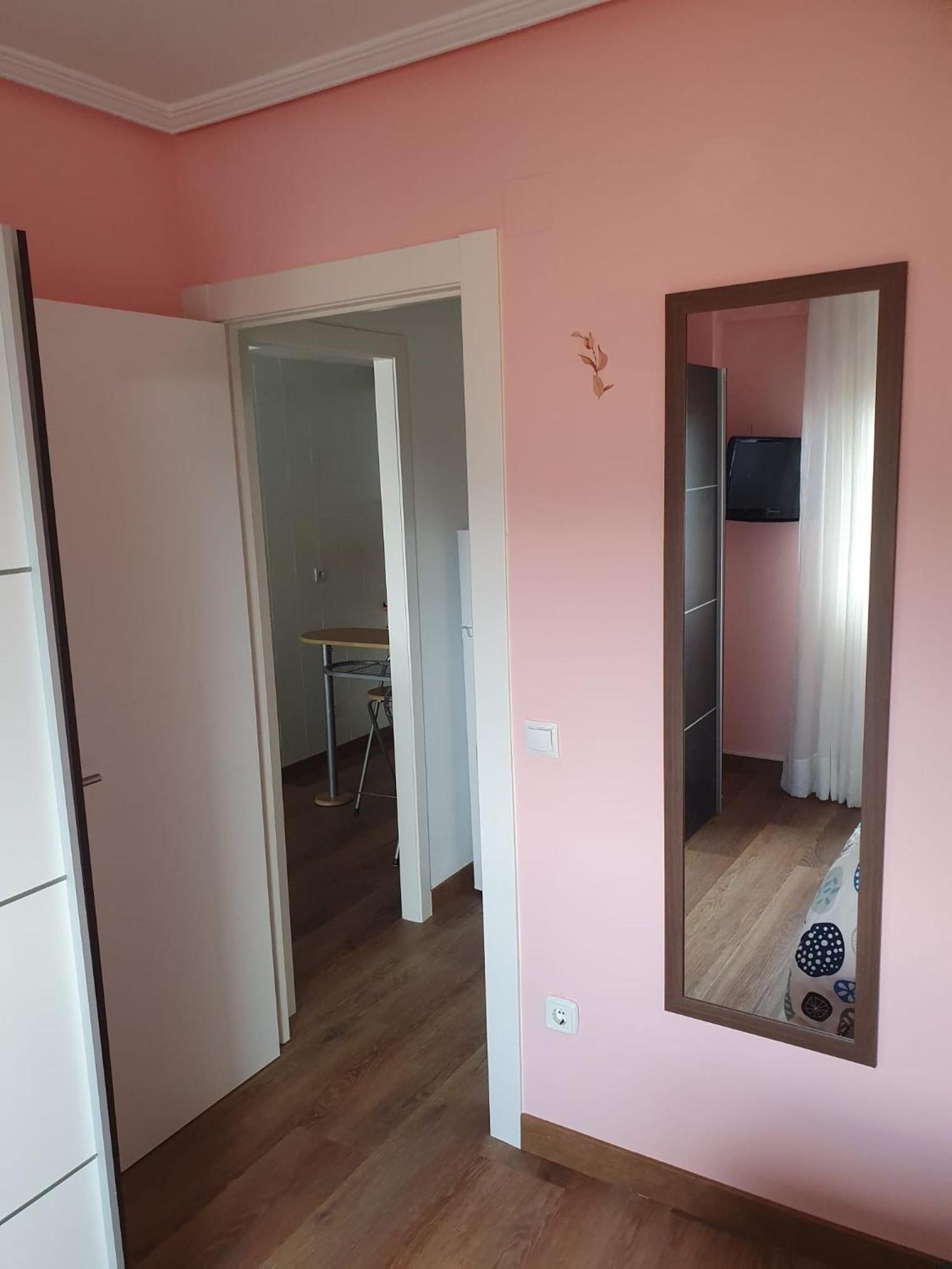 Vistas Monte Naranco Apartamento Con Parking 5Euros Al Dia Oviedo Kültér fotó
