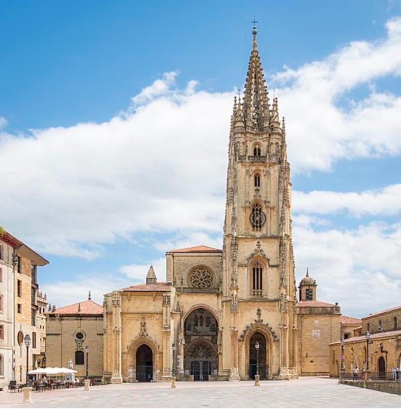 Vistas Monte Naranco Apartamento Con Parking 5Euros Al Dia Oviedo Kültér fotó